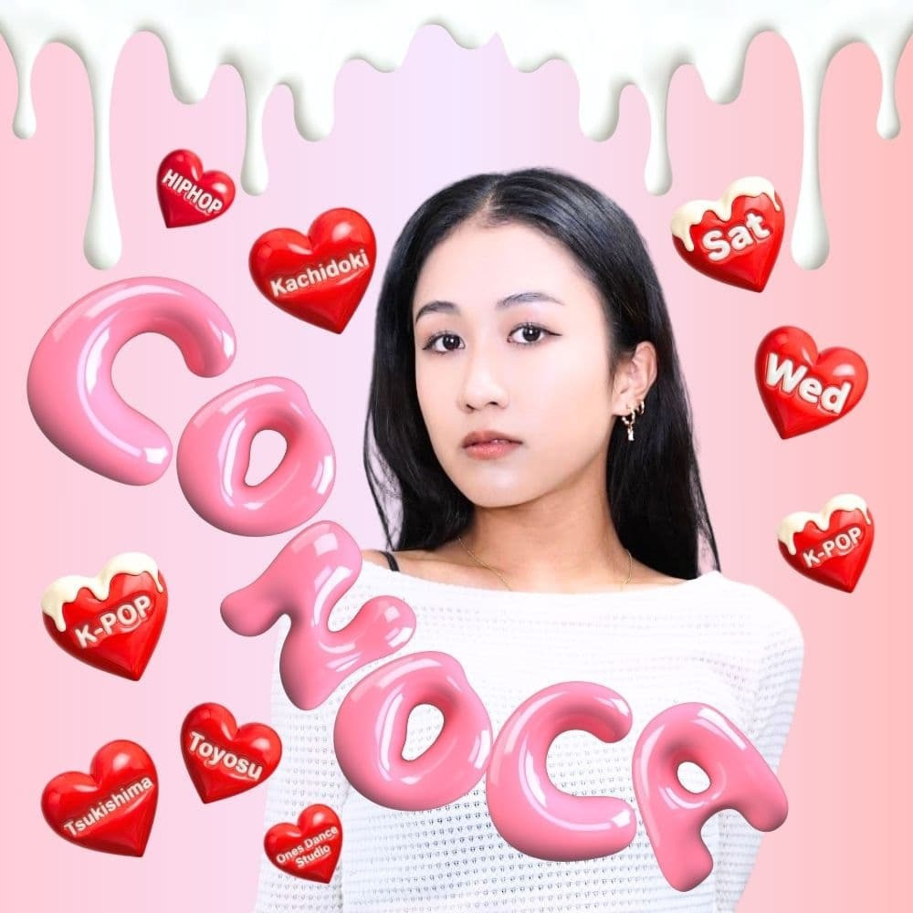 勝どき・晴海K-POP専門スタジオで大人気のConoca先生を紹介するバナー 有名アーティストMV出演の経験を活かしたトレンド感あふれるコーチングの魅力を可愛いデザインで紹介